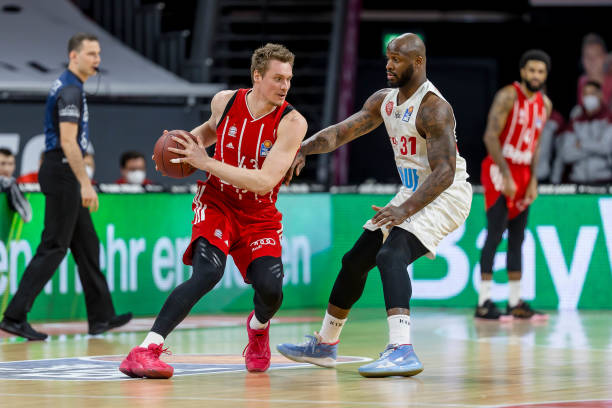 他在日常训 他在日常训