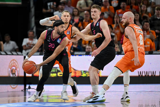 这位老将显 这位老将显