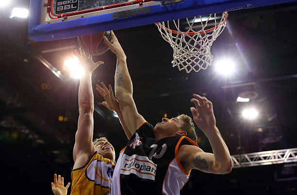 头到尾悬念 头到尾悬念