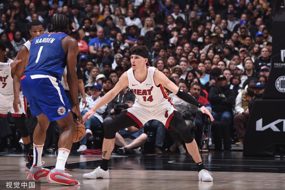 赛遭遇失利 赛遭遇失利